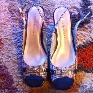 NWOT Karen Scott shoes